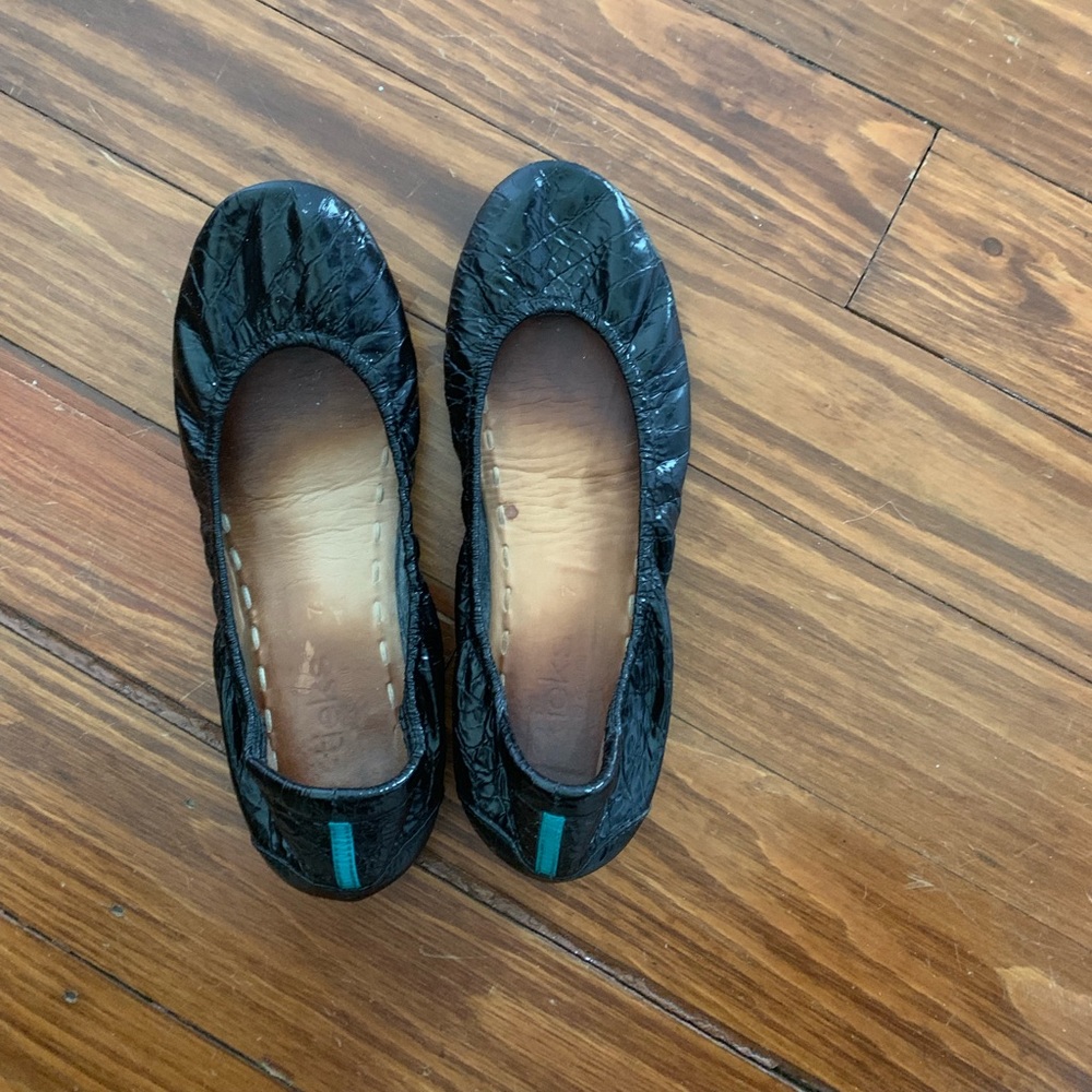 Patent Tieks, size 7 in Obsidian Black